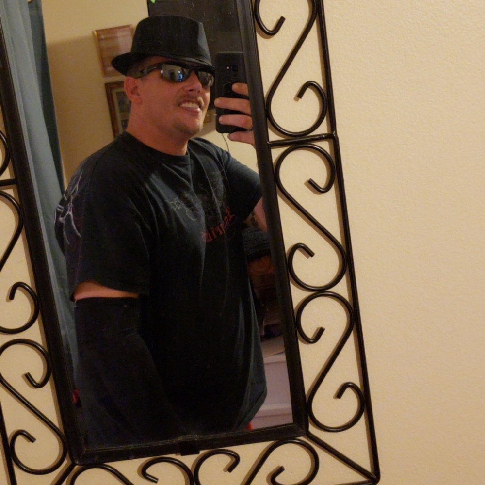 Van's hat - Picture 5 of 5